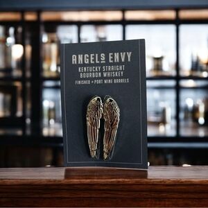 Rare ANGELS ENVY Kentucky Straight Bourbon Whiskey Lapel Pin Silver Wings Pin